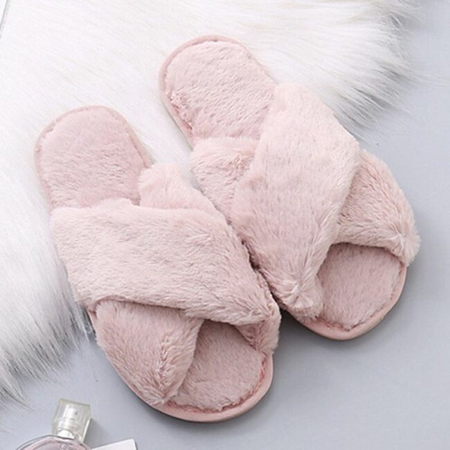 Casual Living Solid Color Keep Warm Plush Slippers