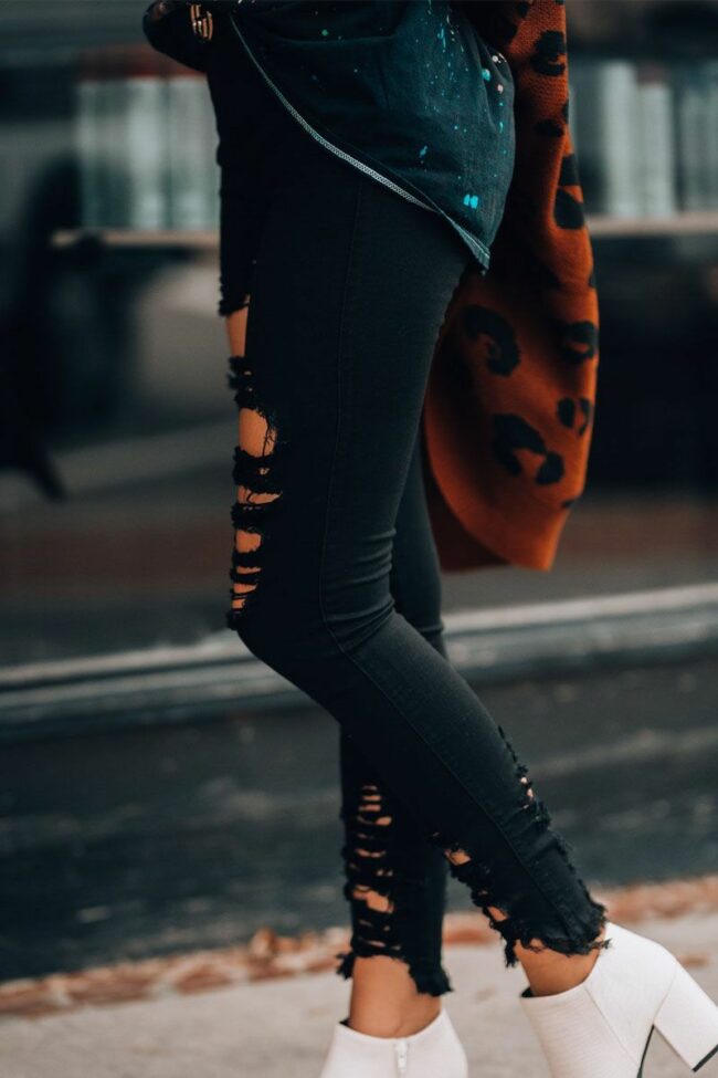 Street Solid Ripped Mid Waist Skinny Jeans